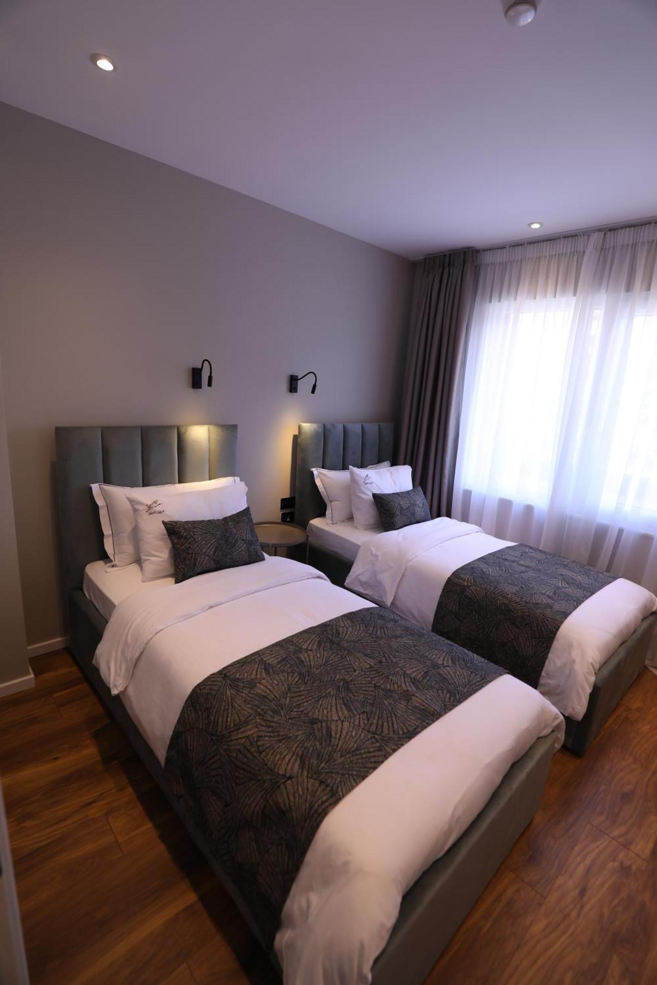 Dallga Suites Tushemisht Bagian luar foto