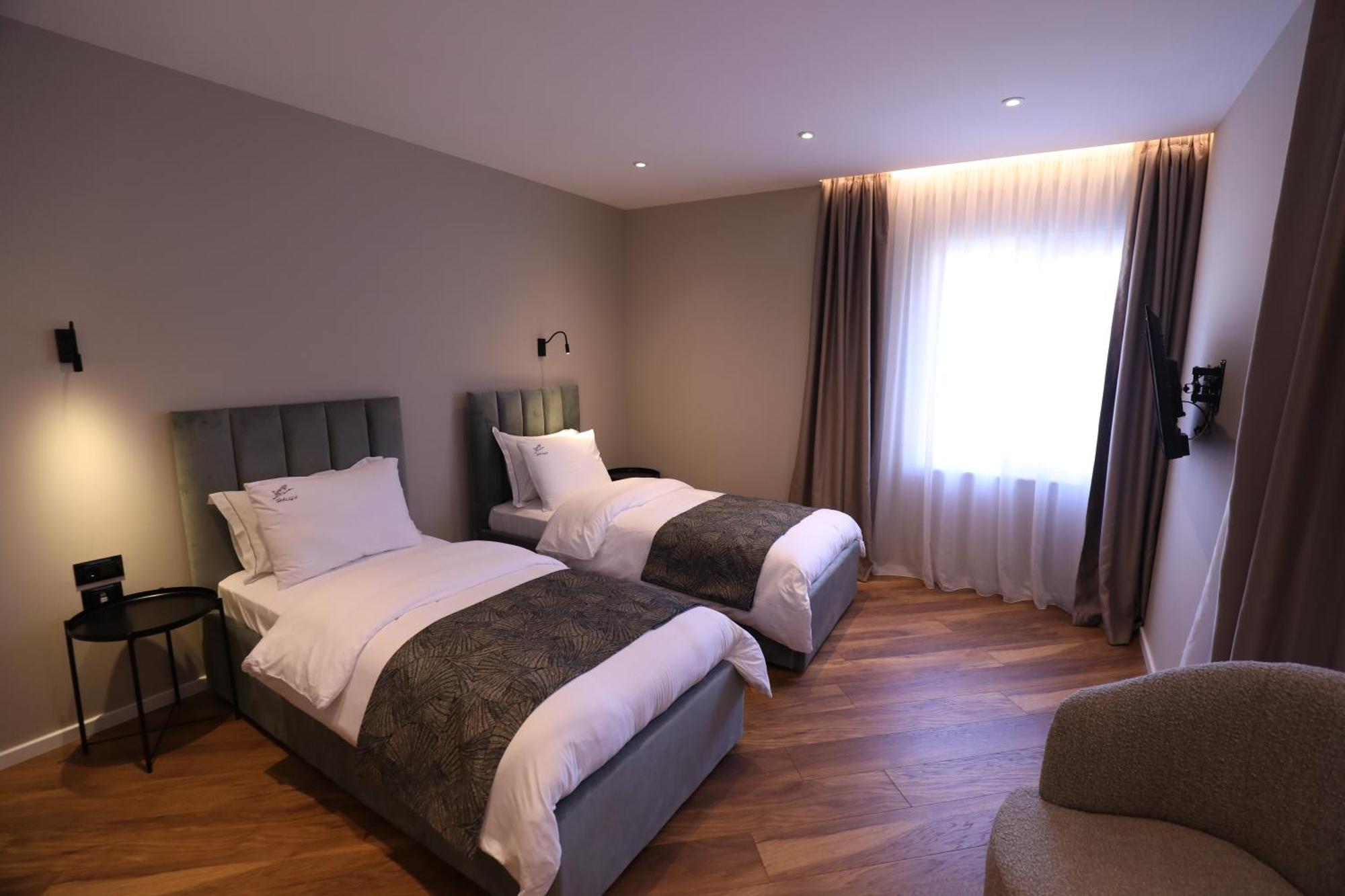 Dallga Suites Tushemisht Bagian luar foto